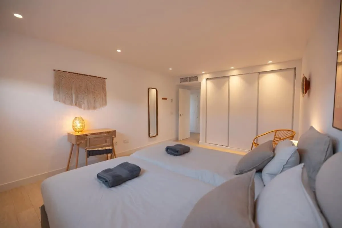Lovely Villa With Uninterrupted Sea View 丰希罗拉 西班牙