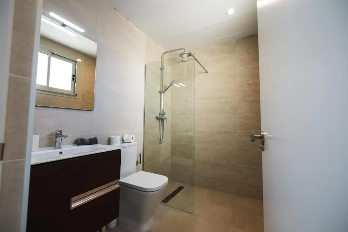 Lovely Villa With Uninterrupted Sea View 丰希罗拉