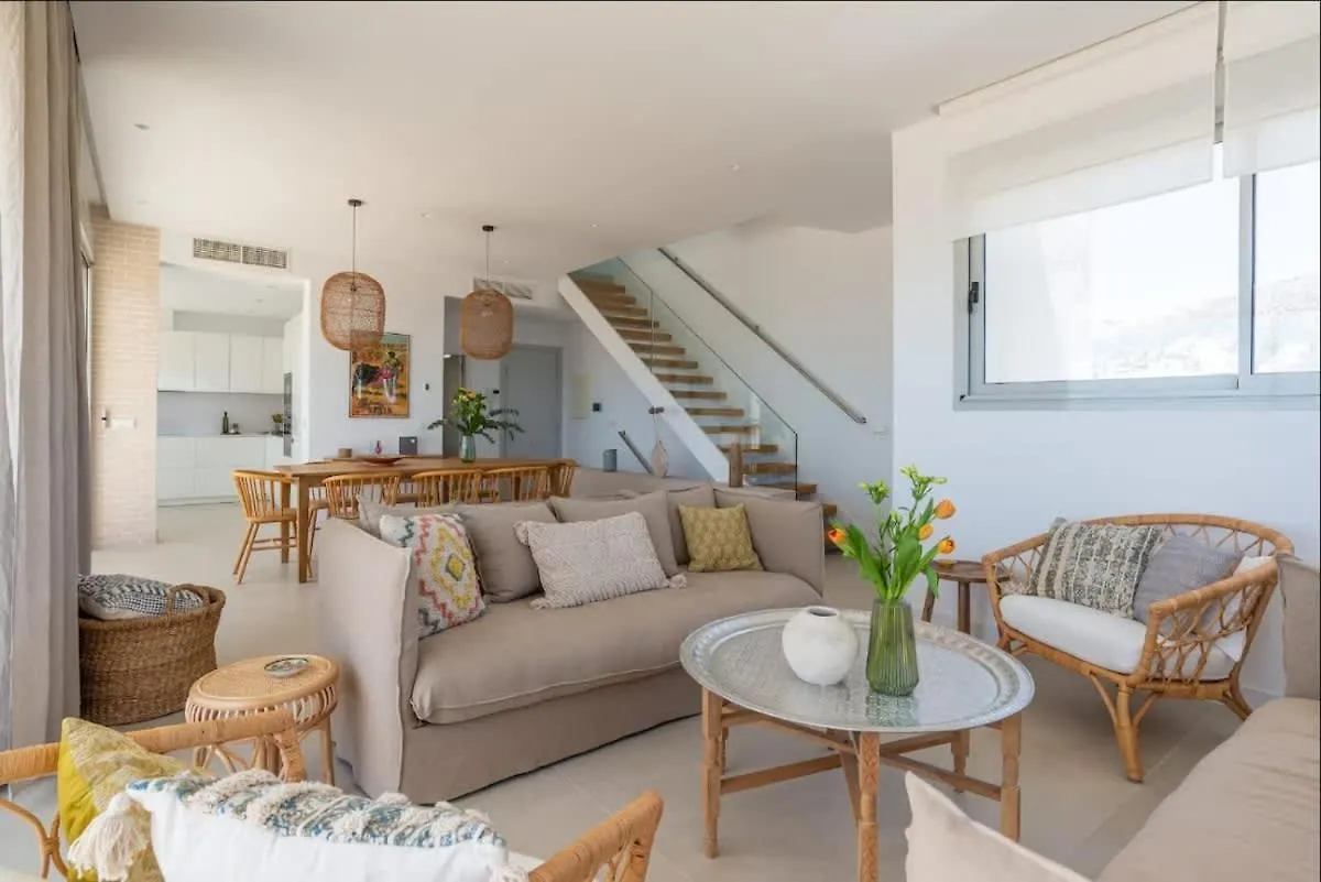 Lovely Villa With Uninterrupted Sea View 丰希罗拉 西班牙
